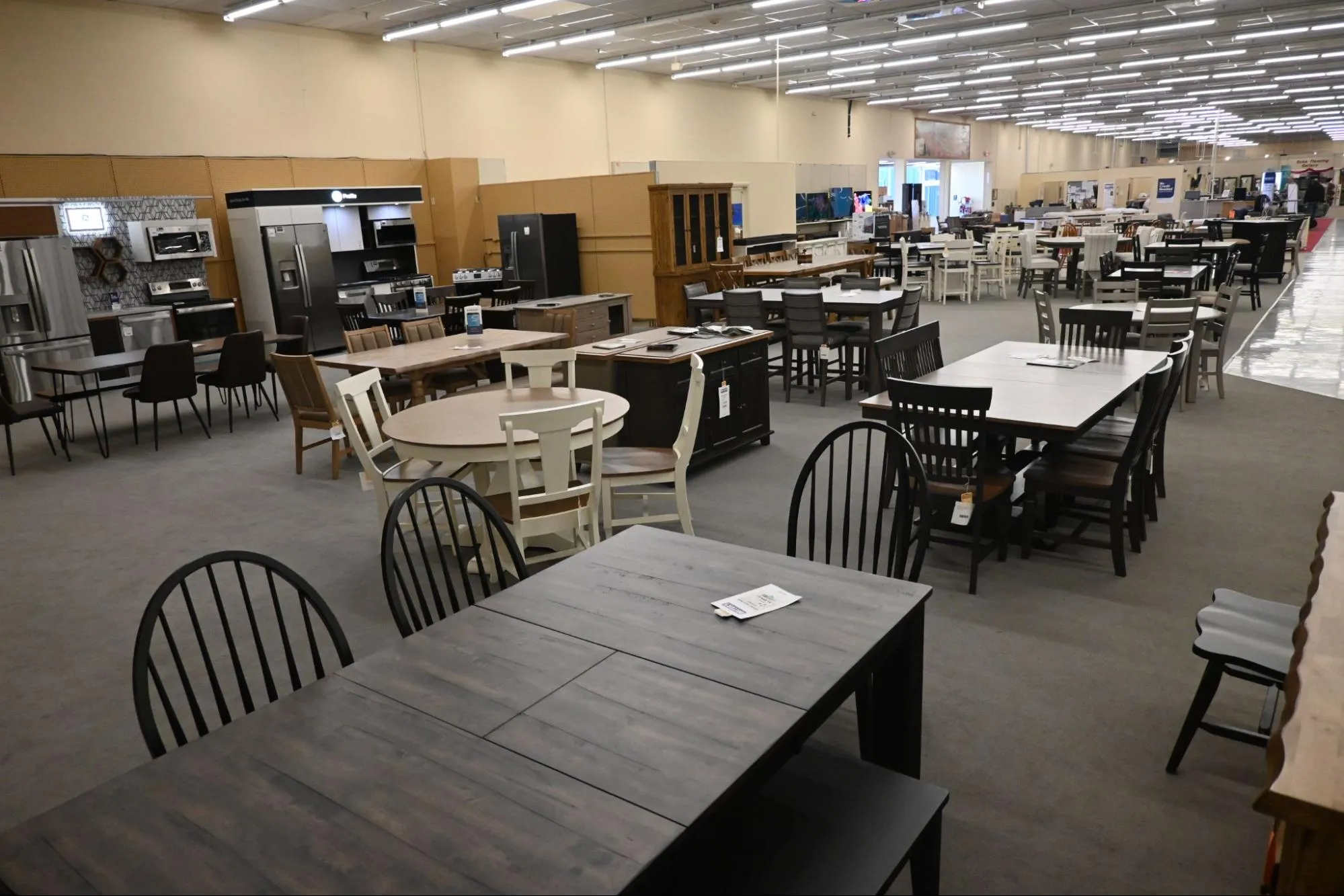 Shop Dining Tables in PA - Beiters FMA
